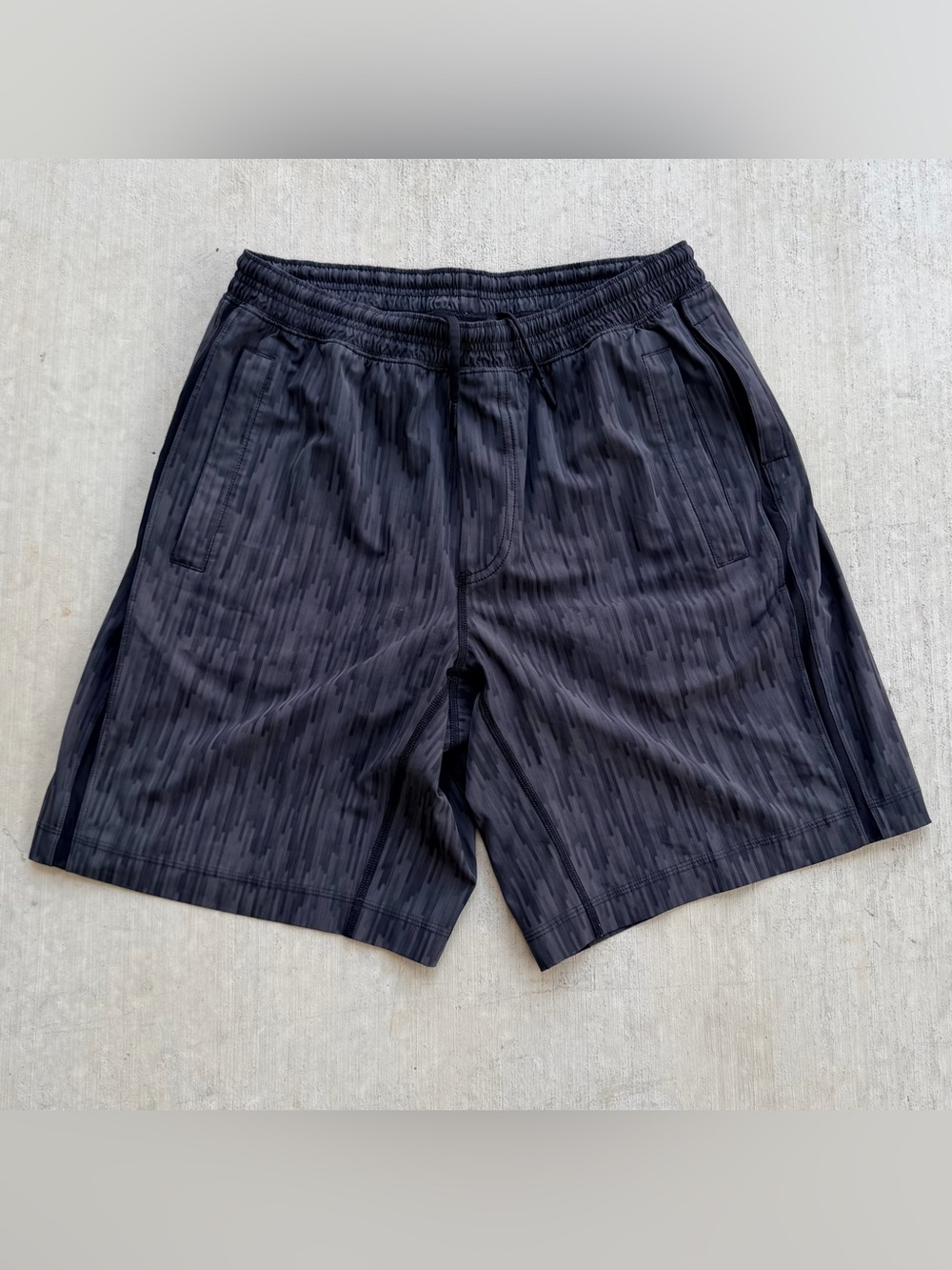 Lululemon Pace Breaker Shorts Stretch Lined Large Dark Gray Running Jogging
